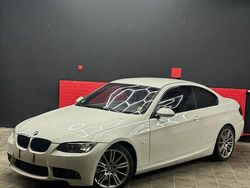 Weiß Gebraucht 2008 BMW 330 Coupé | 10.500 € (Etwas zu teuer)