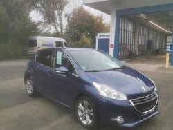 Blau Gebraucht 2014 Peugeot 208 Kleinwagen | 3.850 € (Fairer Preis)