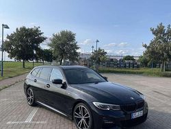 Schwarz Gebraucht 2019 BMW 330 M Sport Kombi | 34.000 € (Teuer)