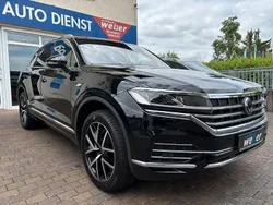 Mythos black Gebraucht 2023 VW Touareg Elegance SUV | 62.760 € (Etwas zu teuer)