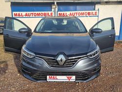 Grau Gebraucht 2023 Renault Mégane IV Business Limousine | 14.750 € (Fairer Preis)