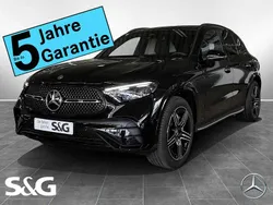 Metalliclack obsidianschwarz Gebraucht 2025 Mercedes GLC220 AMG SUV | 66.190 €