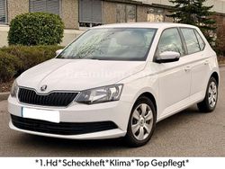 Weiß Gebraucht 2016 Skoda Fabia Ambition Kleinwagen | 5.990 € (Guter Preis)