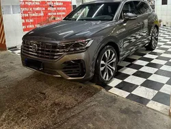 Grau Gebraucht 2018 VW Touareg SUV | 45.500 € (Teuer)