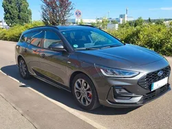 Grau Gebraucht 2022 Ford Focus ST-Line Limousine | 19.250 € (Superpreis)
