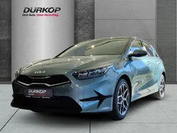 Yuccastahlgrau met Neu 2025 Kia Ceed Style Kleinwagen | 26.989 € (Fairer Preis)