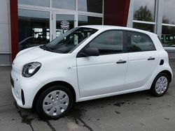 Weiß Gebraucht 2021 Smart ForFour Electric Drive Limousine | 8.200 € (Fairer Preis)