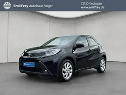 Mysticschwarz mica metallic Gebraucht 2022 Toyota Aygo X-play Kleinwagen | 13.460 € (Guter Preis)