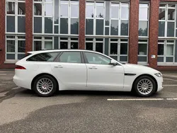 Weiß Gebraucht 2017 Jaguar XF Sportbrake Pure Kombi | 15.900 € (Fairer Preis)
