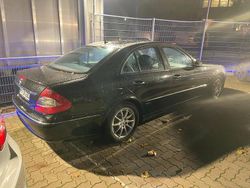 Schwarz Gebraucht 2006 Mercedes E280 Avantgarde Limousine | 3.500 € (Superpreis)