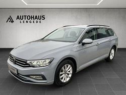 Grau Gebraucht 2022 VW Passat Business Kombi | 19.999 € (Guter Preis)