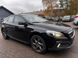 Schwarz Gebraucht 2015 Volvo V40 Momentum Limousine | 8.600 € (Fairer Preis)