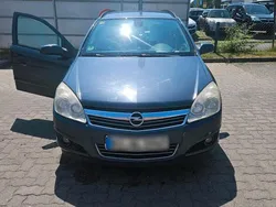 Blau Gebraucht 2007 Opel Astra Kombi | 2.000 € (Fairer Preis)
