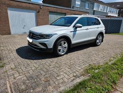 Weiß Gebraucht 2021 VW Tiguan Elegance SUV | 34.500 € (Teuer)