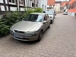 Beige Gebraucht 1998 Opel Vectra Limousine | 1.999 € (Fairer Preis)