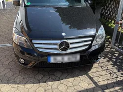 Schwarz Gebraucht 2014 Mercedes B180 Van / Kleinbus | 11.900 €