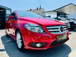 Rot Gebraucht 2014 Mercedes B200 Style Van / Kleinbus | 12.850 € (Fairer Preis)