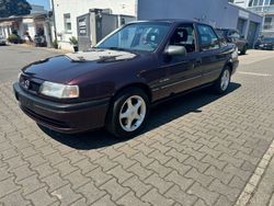 Rot Gebraucht 1993 Opel Vectra Limousine | 4.990 €