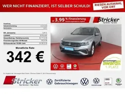 Silber (pyritsilber metallic) Gebraucht 2024 VW Tiguan Allspace Life SUV | 34.979 € (Superpreis)