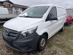 Weiß Gebraucht 2021 Mercedes Vito Van / Kleinbus | 10.924 €