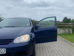 Blau Gebraucht 2007 VW Golf V Kleinwagen | 3.400 € (Fairer Preis)