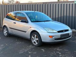 Silber Gebraucht 2000 Ford Focus Kleinwagen | 890 € (Teuer)