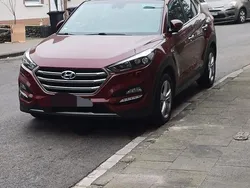 Rot Gebraucht 2015 Hyundai Tucson Premium SUV | 15.500 € (Fairer Preis)
