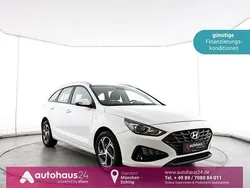 Weiß Gebraucht 2022 Hyundai i30 Select Kombi | 16.970 € (Fairer Preis)