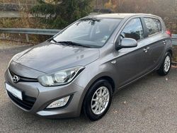 Grau Gebraucht 2013 Hyundai i20 Edition Kleinwagen | 4.390 € (Fairer Preis)