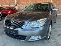 Grau Gebraucht 2013 Skoda Octavia Elegance Kombi | 7.499 € (Guter Preis)