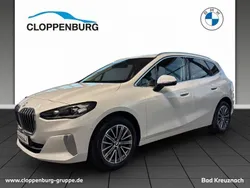 Alpinweiß uni Gebraucht 2023 BMW 218 Active Tourer Luxury Line Van / Kleinbus | 29.980 € (Fairer Preis)
