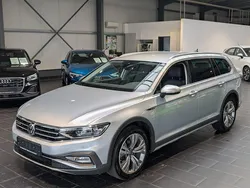 Silber Gebraucht 2022 VW Passat Alltrack Kombi | 26.900 € (Fairer Preis)