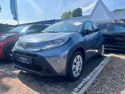 Grau Neu 2025 Toyota Aygo Business Edition Kleinwagen | 18.970 €
