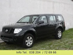 Schwarz Gebraucht 2005 Nissan Pathfinder SE SUV | 4.200 € (Fairer Preis)