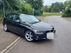 Schwarz Gebraucht 2015 BMW 318 Kombi | 9.990 € (Fairer Preis)