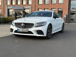 Weiß Gebraucht 2020 Mercedes C200 AMG line Coupé | 29.990 € (Fairer Preis)