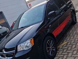 Schwarz Gebraucht 2017 Dodge Grand Caravan Van / Kleinbus | 17.900 € (Superpreis)