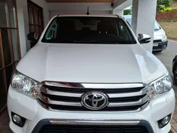 Weiß Gebraucht 2017 Toyota HiLux Comfort Abholung | 29.500 € (Guter Preis)