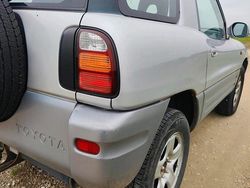 Silber Gebraucht 1999 Toyota RAV4 SUV | 2.999 € (Superpreis)