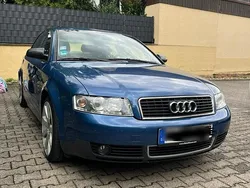 Blau Gebraucht 2002 Audi A4 Limousine | 2.500 € (Fairer Preis)