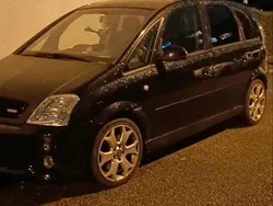 Schwarz Gebraucht 2006 Opel Meriva OPC Van / Kleinbus | 2.100 €