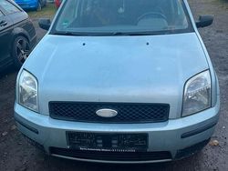 Grau Gebraucht 2004 Ford Fusion Limousine | 1.350 € (Fairer Preis)