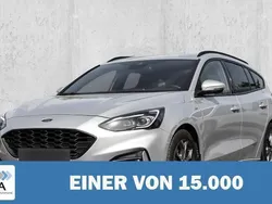 Silber metallic Gebraucht 2022 Ford Focus ST-Line X | 24.060 € (Etwas zu teuer)