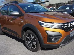 Orange Gebraucht 2023 Dacia Sandero Expression Kleinwagen | 15.980 € (Superpreis)