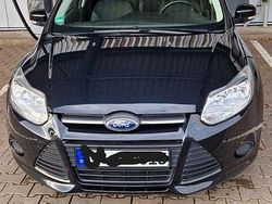Schwarz Gebraucht 2013 Ford Focus SYNC Edition Kombi | 7.800 € (Etwas zu teuer)
