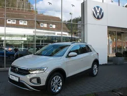 Ascotgrau Gebraucht 2023 VW T-Roc Life SUV | 25.990 € (Guter Preis)