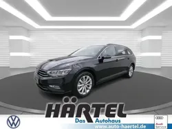 Deep black perleffekt Gebraucht 2023 VW Passat Business Kombi | 31.600 € (Guter Preis)
