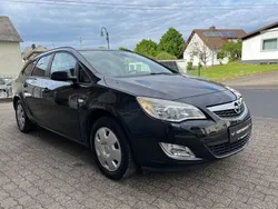 Schwarz Gebraucht 2011 Opel Astra Design Edition Kombi | 1.999 € (Superpreis)