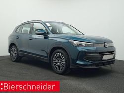 Blau Gebraucht 2024 VW Tiguan Life SUV | 33.450 € (Fairer Preis)