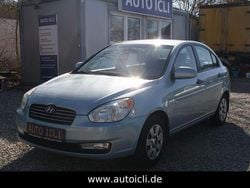 Blau Gebraucht 2009 Hyundai Accent Limousine | 2.490 €